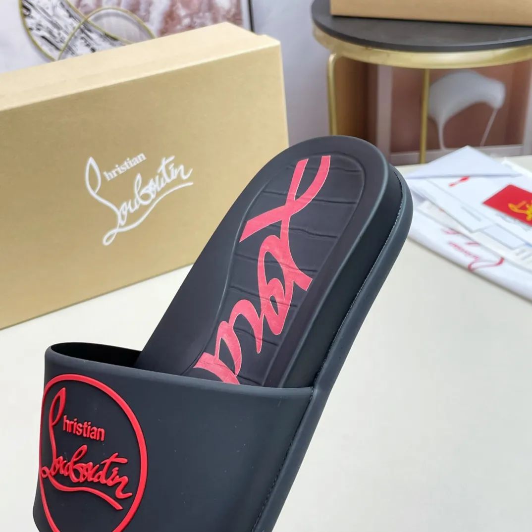 [CL red sole shoes] P: 300💰 size 38-45 Men's classic slippers, made on the official website 1:1, the original factory specializes in original materials ➖ OEM 3D printing pattern production ➖ Ultra-light non-slip outsole. Super fashionable and super comfortable, handsome on the feet, a must-have for men in summer! !